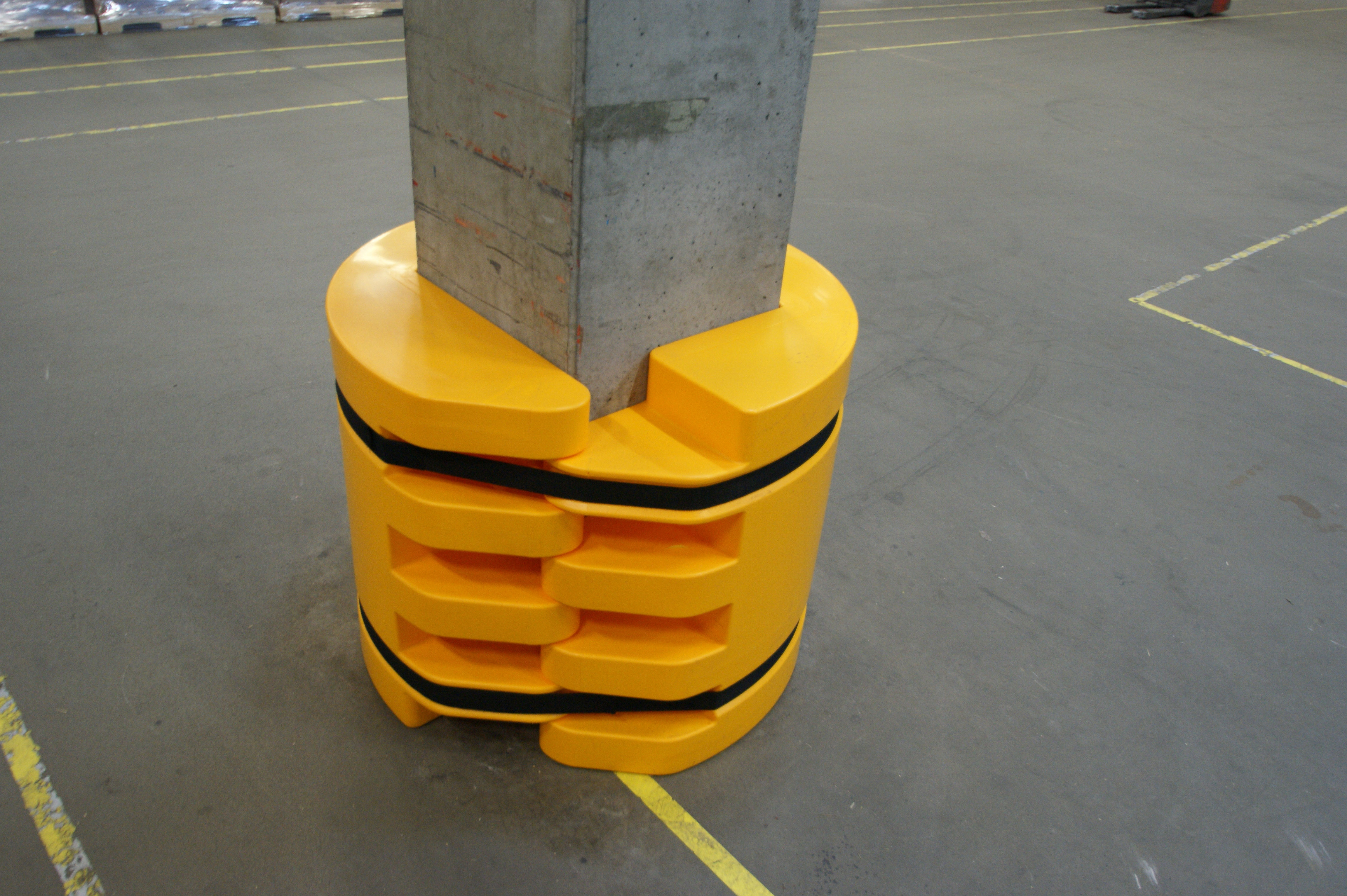 Mobiler Säulenschutz mit Klettverschluss zum Schutz vor Anfahrschäden im Innen- und Außenbereich | Höhe 80cm, Säulenmaß 10-20cm | HDPE Kunststoff | Inkl. Montagematerial