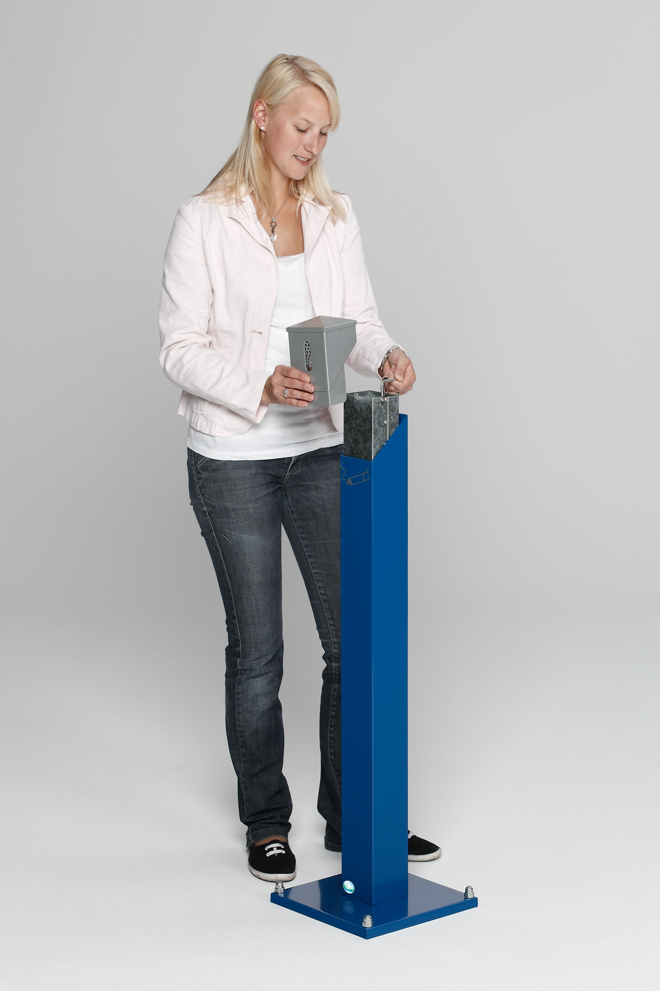 Eckiger Ascher Standsäule mit abnehmbarem Kopfteil | 9,4 Liter, HxBxT 100,5x30x30cm | Verzinkter Stahl | Blau