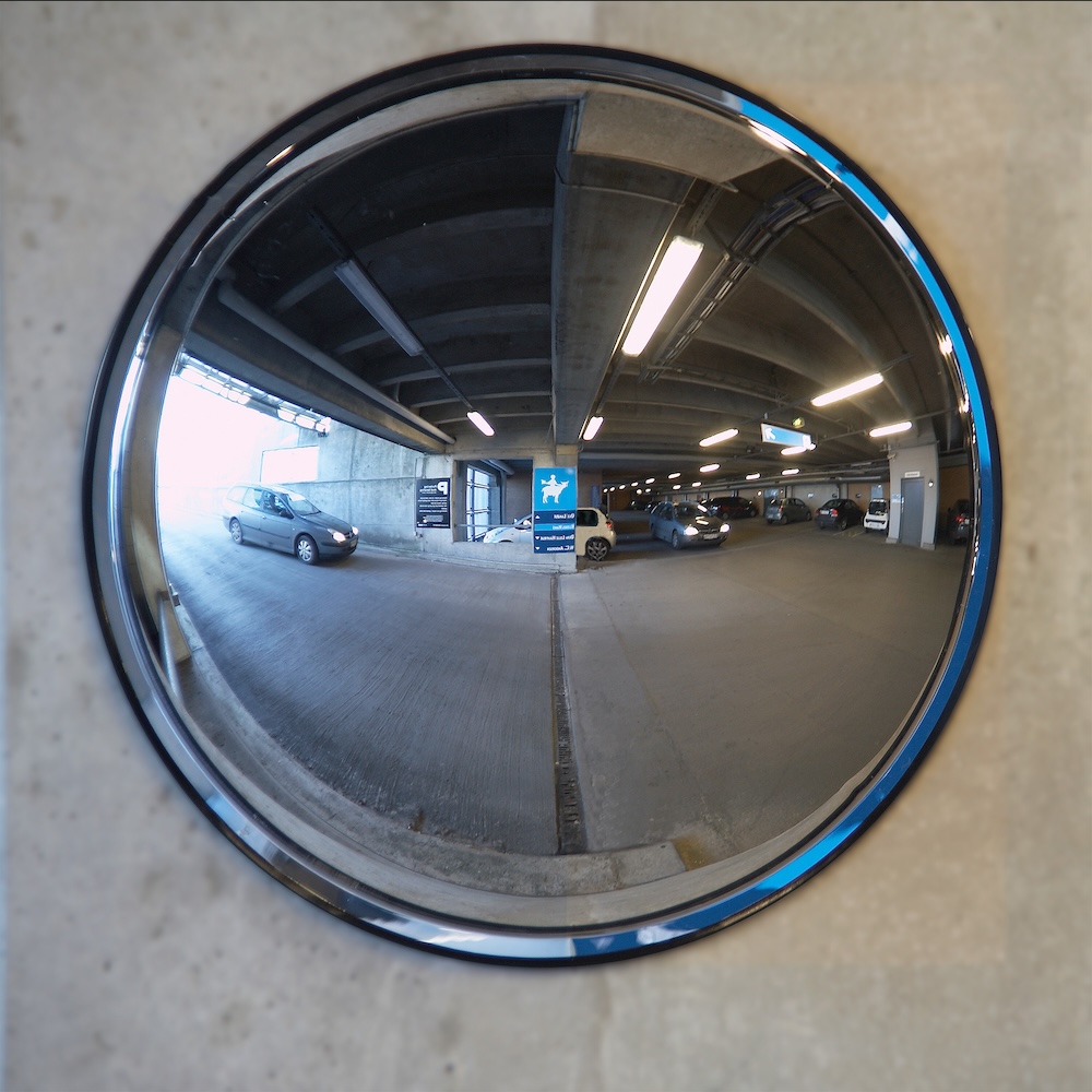 Kompakter Innenraumspiegel aus Acrylglas | ØxT 45x10cm | Beobachtungsabstand 4m | Weites Blickfeld & extrem großes Beobachtungsfeld